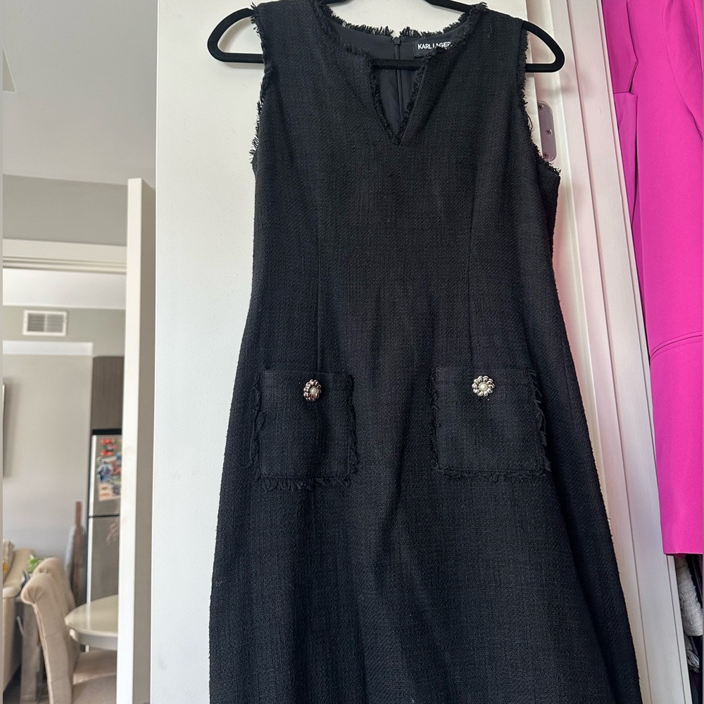 Tweed dress with pear broad detail on pockets